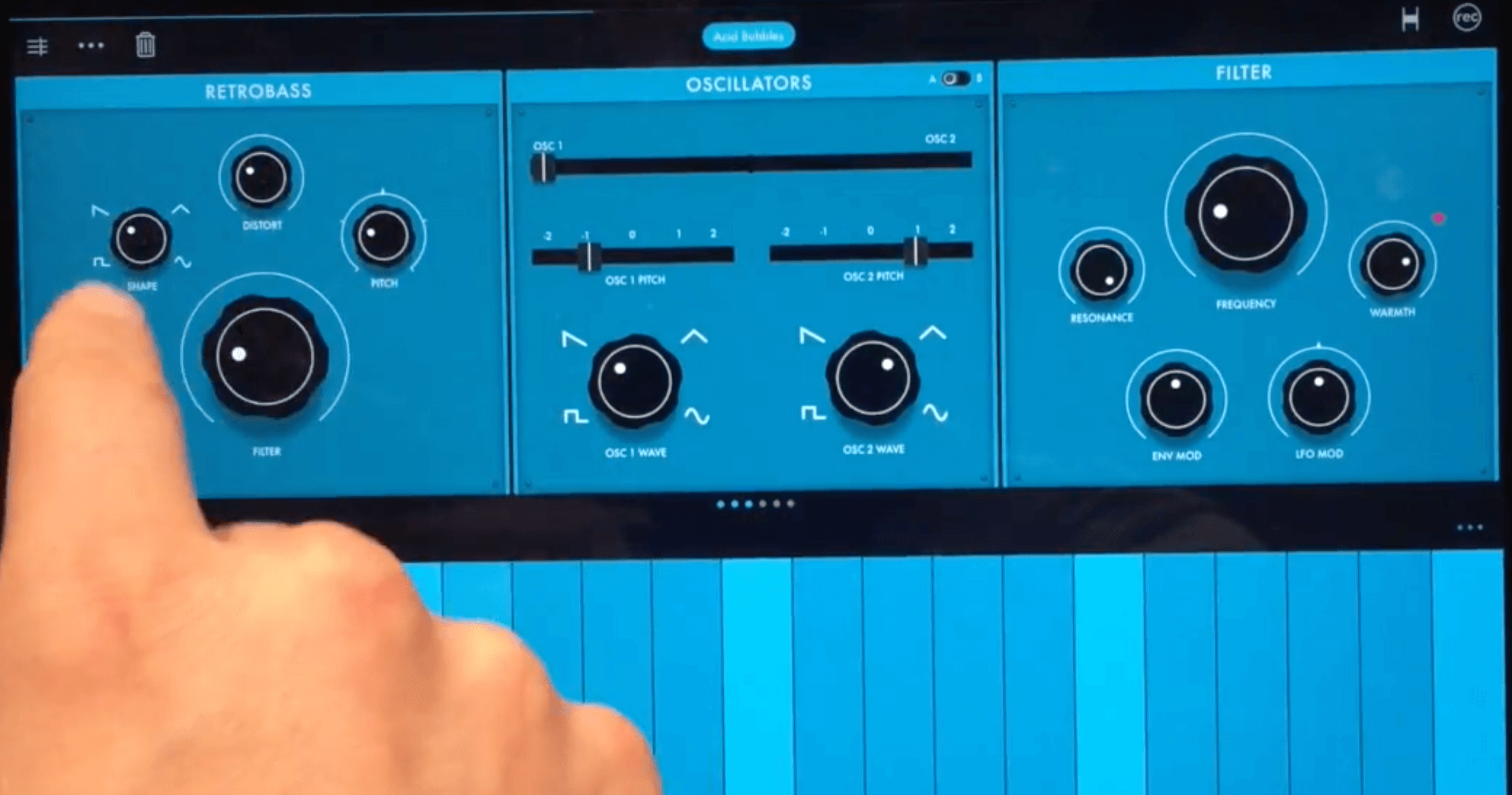 GrooveBox : one of the best free iPad music making app.